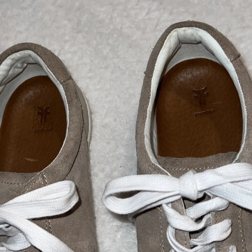Frye Kerry Low Top Lace Up Women Sneaker Size 9.5M Tan Suede